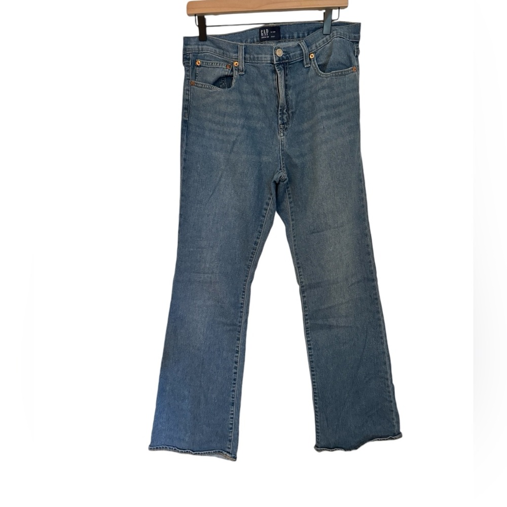 Women’s Gap Medium Wash Bootcut Jeans. Size 10